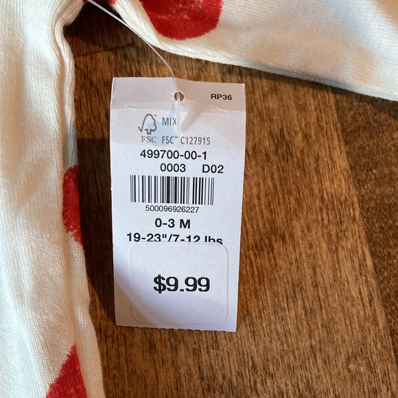 NEW Old Navy Baby Heart Long Sleeve Onesie BodySuit 0-3 Months - Picture 8 of 9